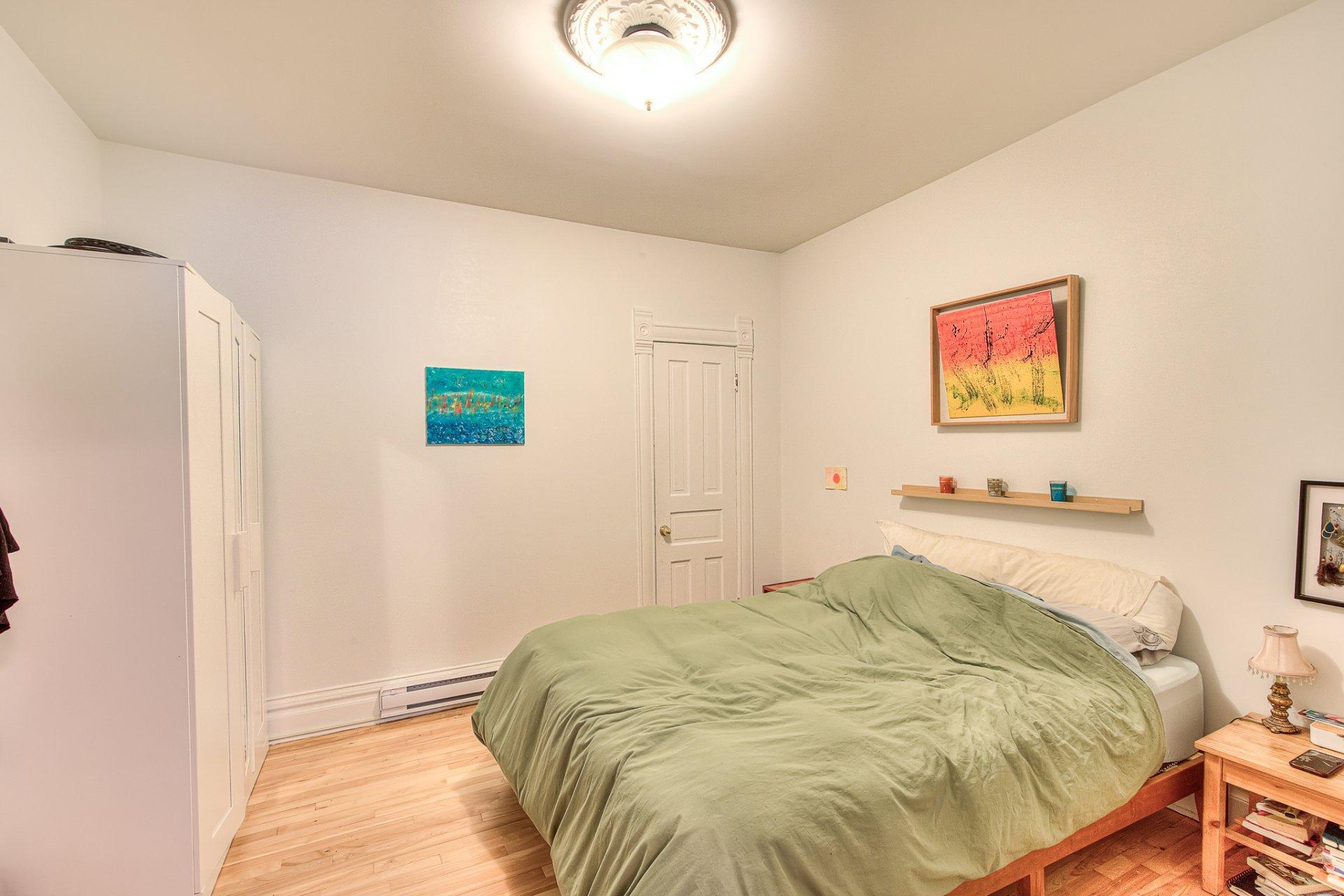 









5745

 - 5747A


Rue de Bordeaux

,
Montréal (Rosemont/La Petite-Patrie),




QC
H2G2R2

