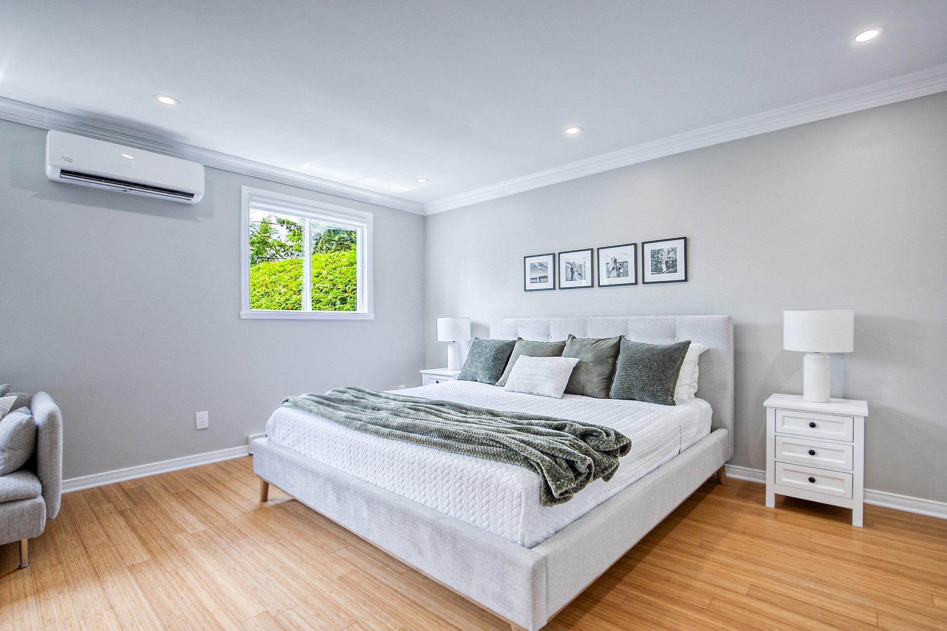 









836


Rue F.-X.-Garneau

,
Sainte-Julie,




QC
J3E1N6

