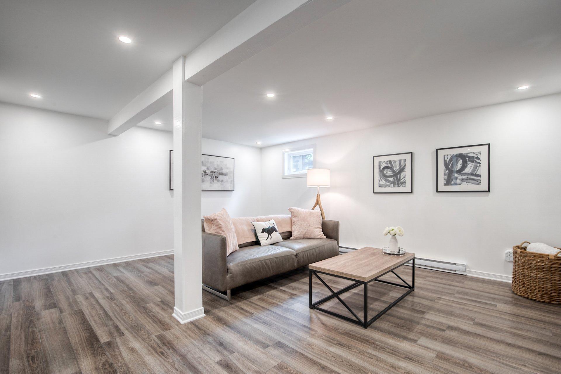 









836


Rue F.-X.-Garneau

,
Sainte-Julie,




QC
J3E1N6

