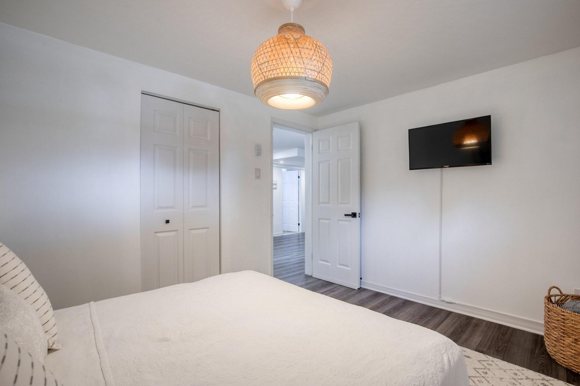 









836


Rue F.-X.-Garneau

,
Sainte-Julie,




QC
J3E1N6


