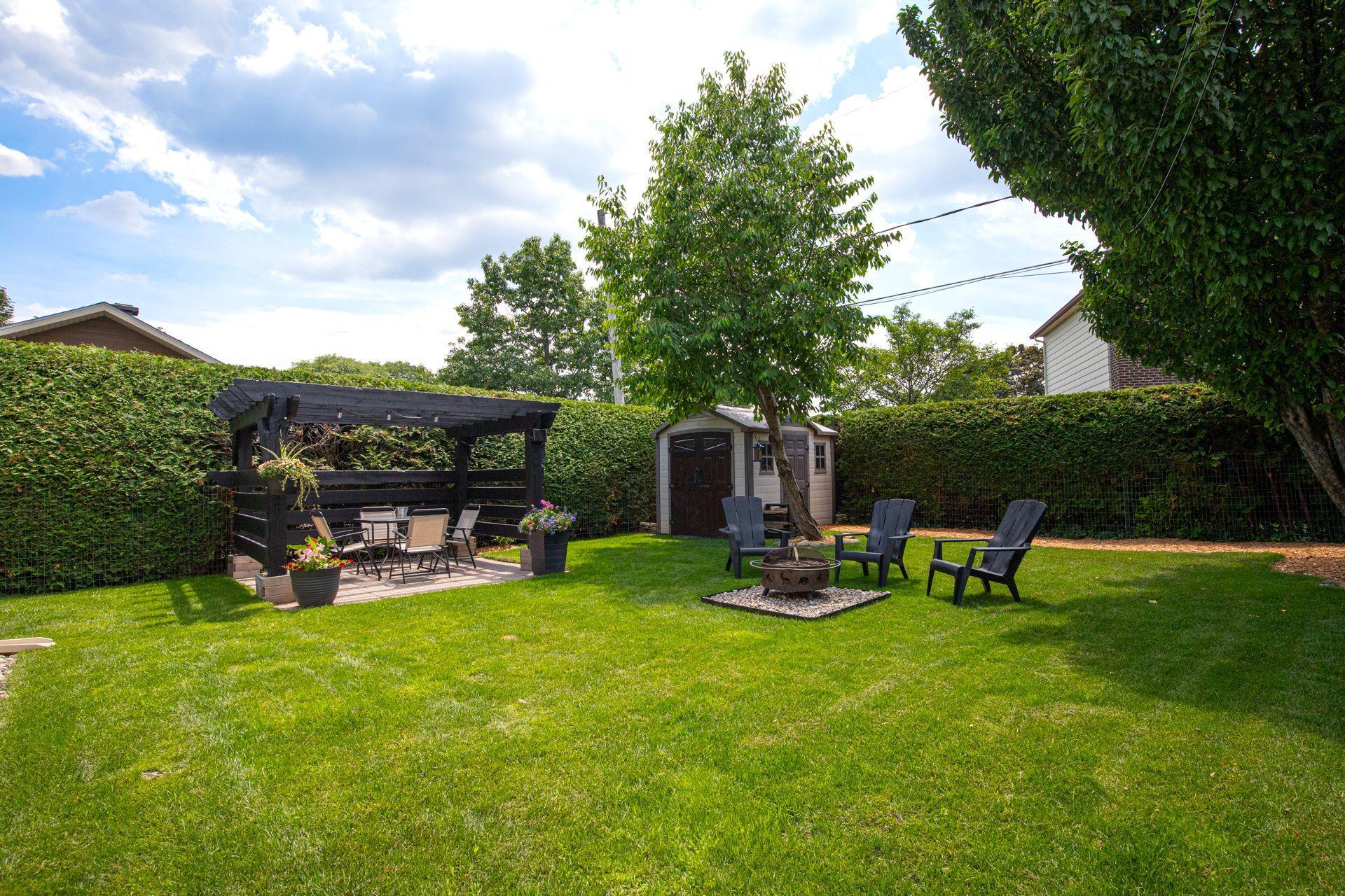 









836


Rue F.-X.-Garneau

,
Sainte-Julie,




QC
J3E1N6

