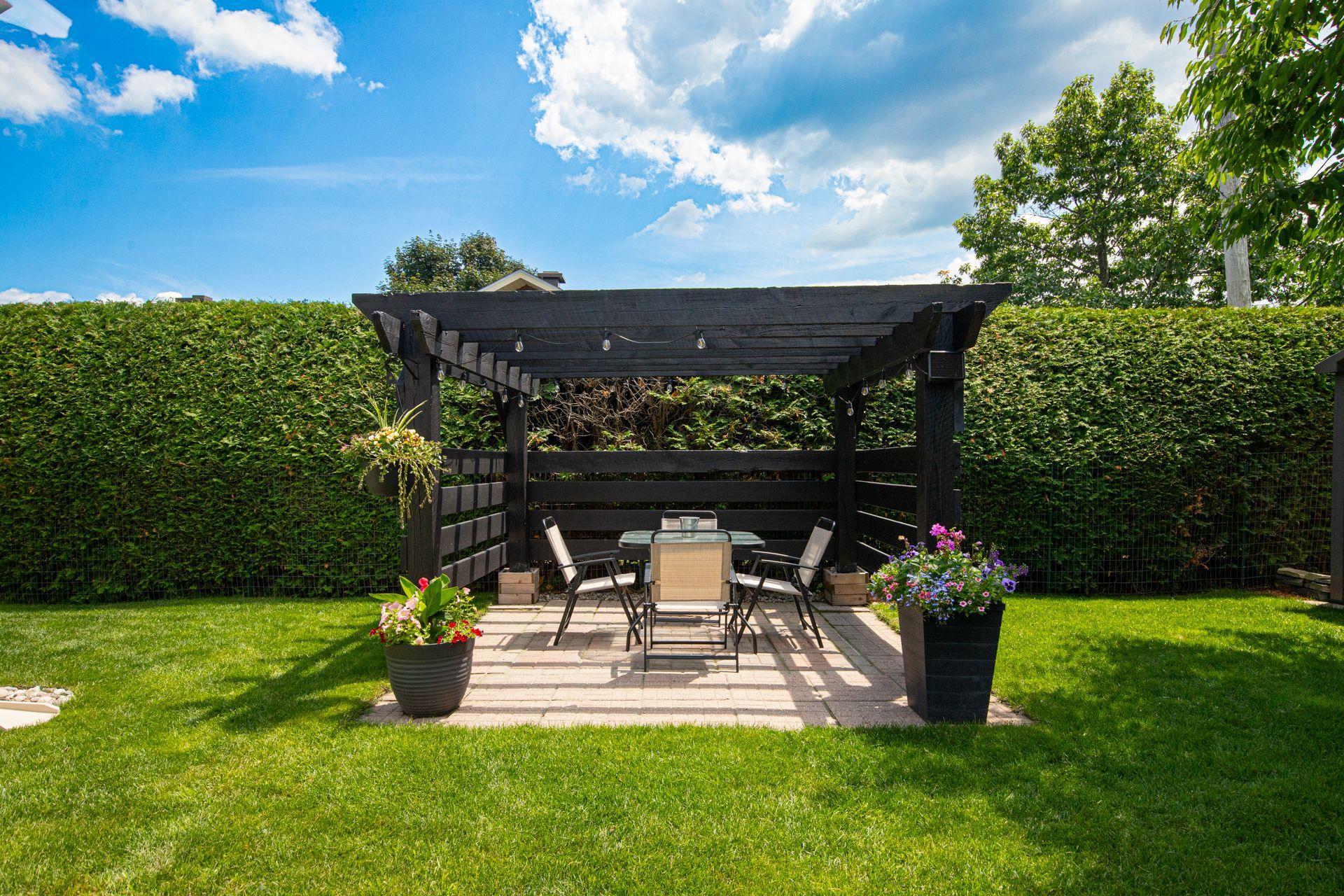 









836


Rue F.-X.-Garneau

,
Sainte-Julie,




QC
J3E1N6

