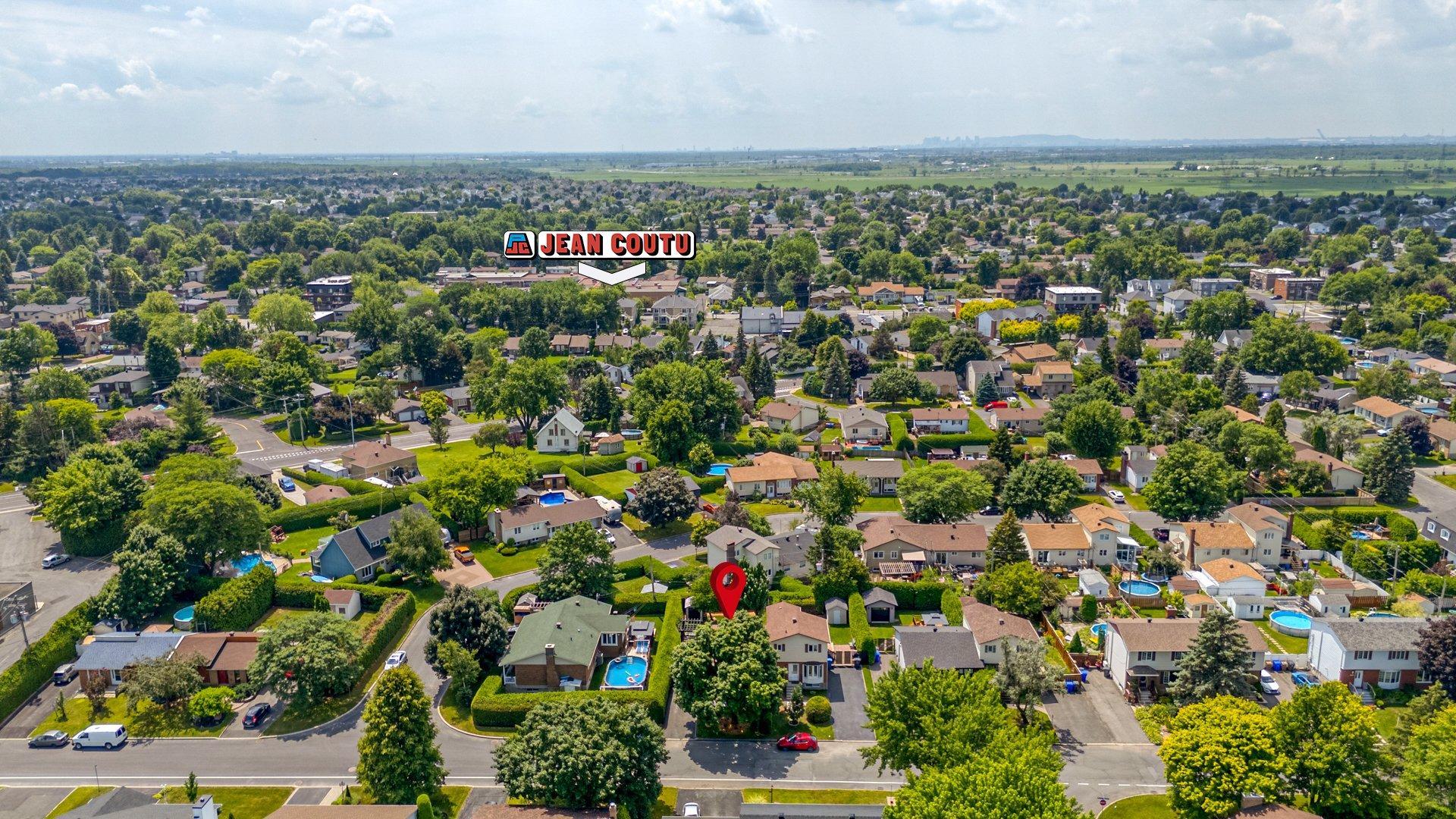 









836


Rue F.-X.-Garneau

,
Sainte-Julie,




QC
J3E1N6

