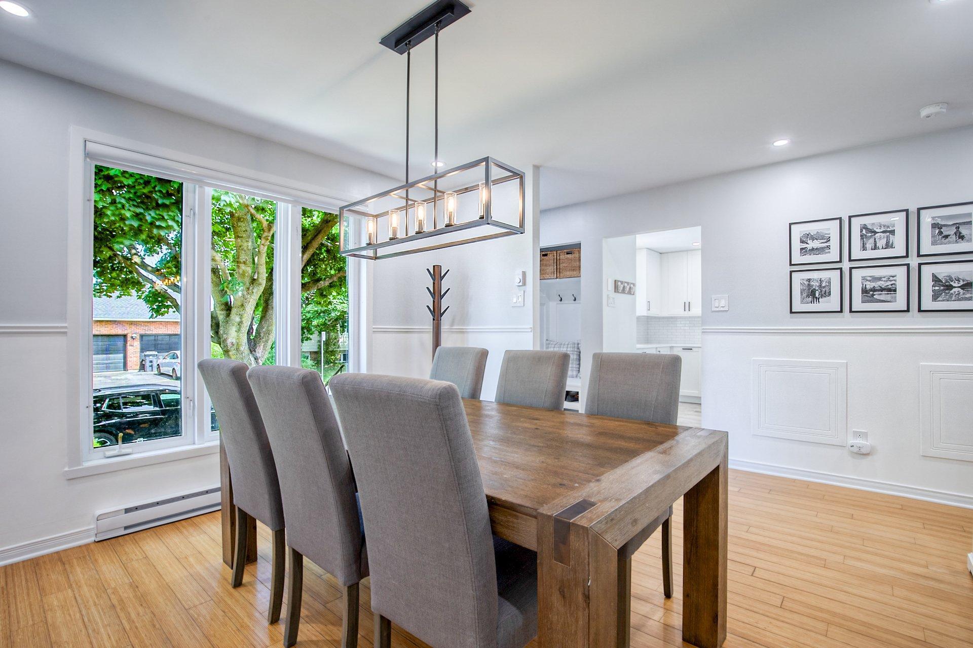 









836


Rue F.-X.-Garneau

,
Sainte-Julie,




QC
J3E1N6

