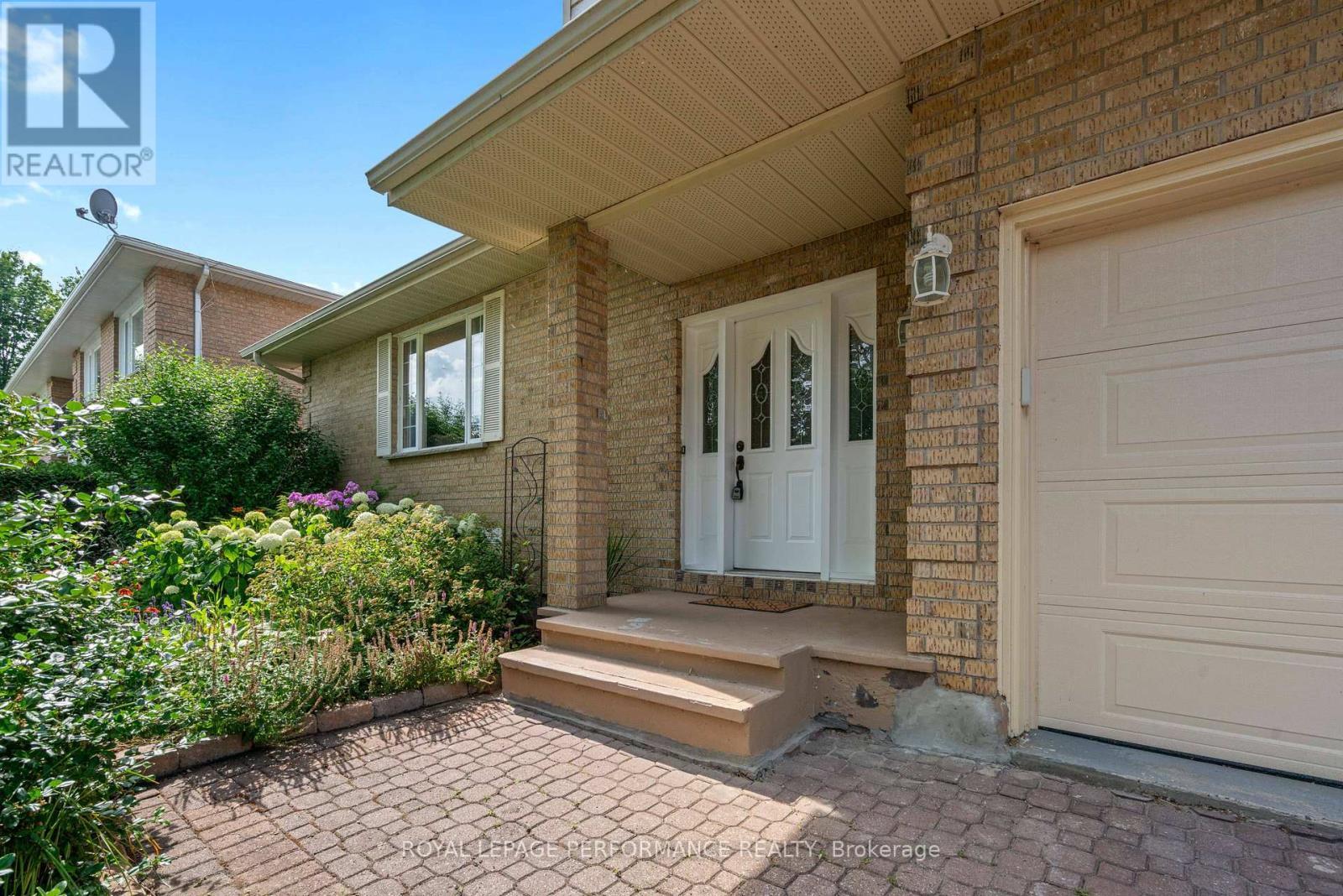 












1639 BLAKELY DRIVE N

,
Cornwall,




Ontario
K6J5K5

