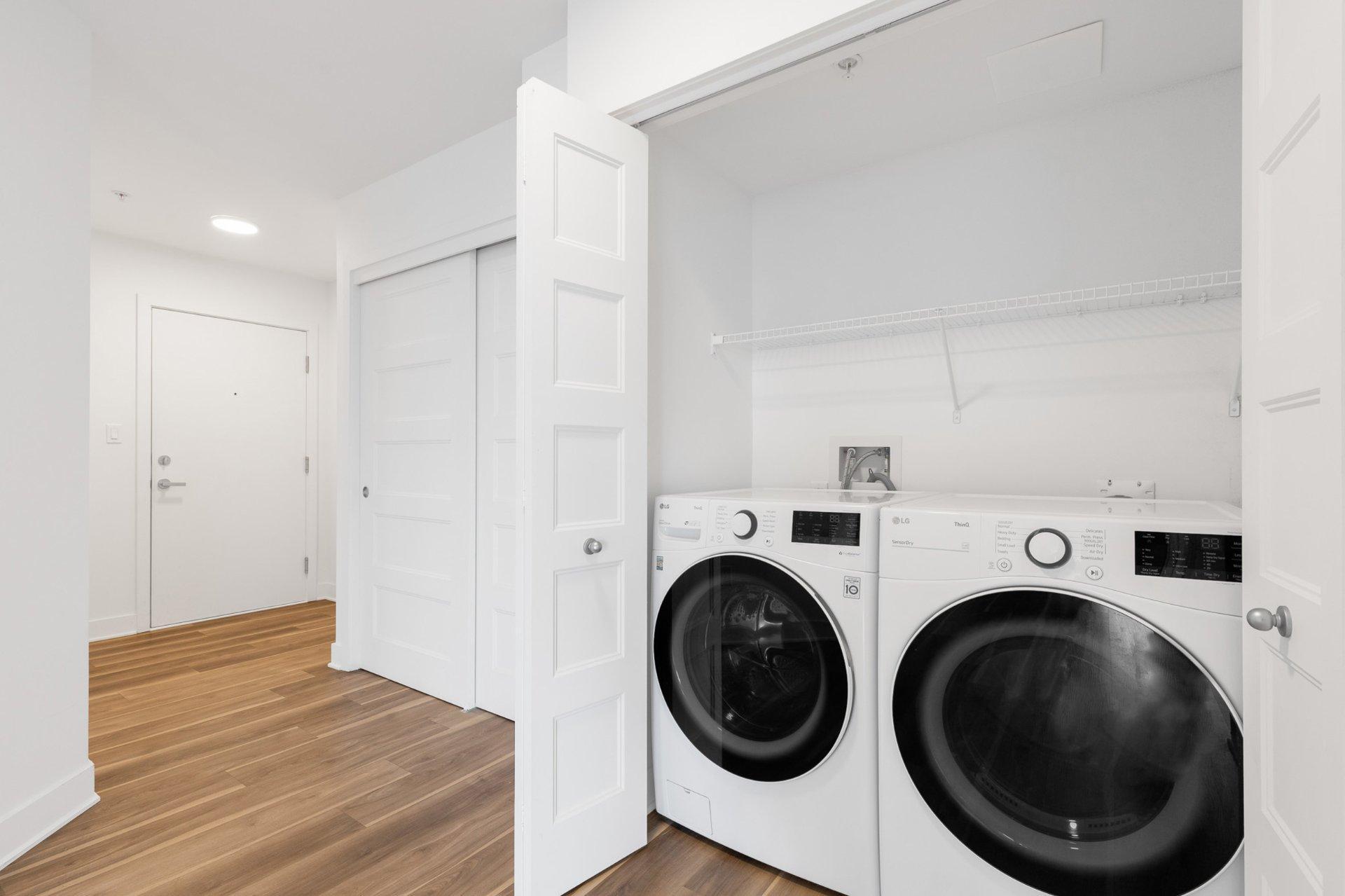 









140


Boul. St-Elzear O.

, 304,
Laval (Vimont),




QC
H7M1E8

