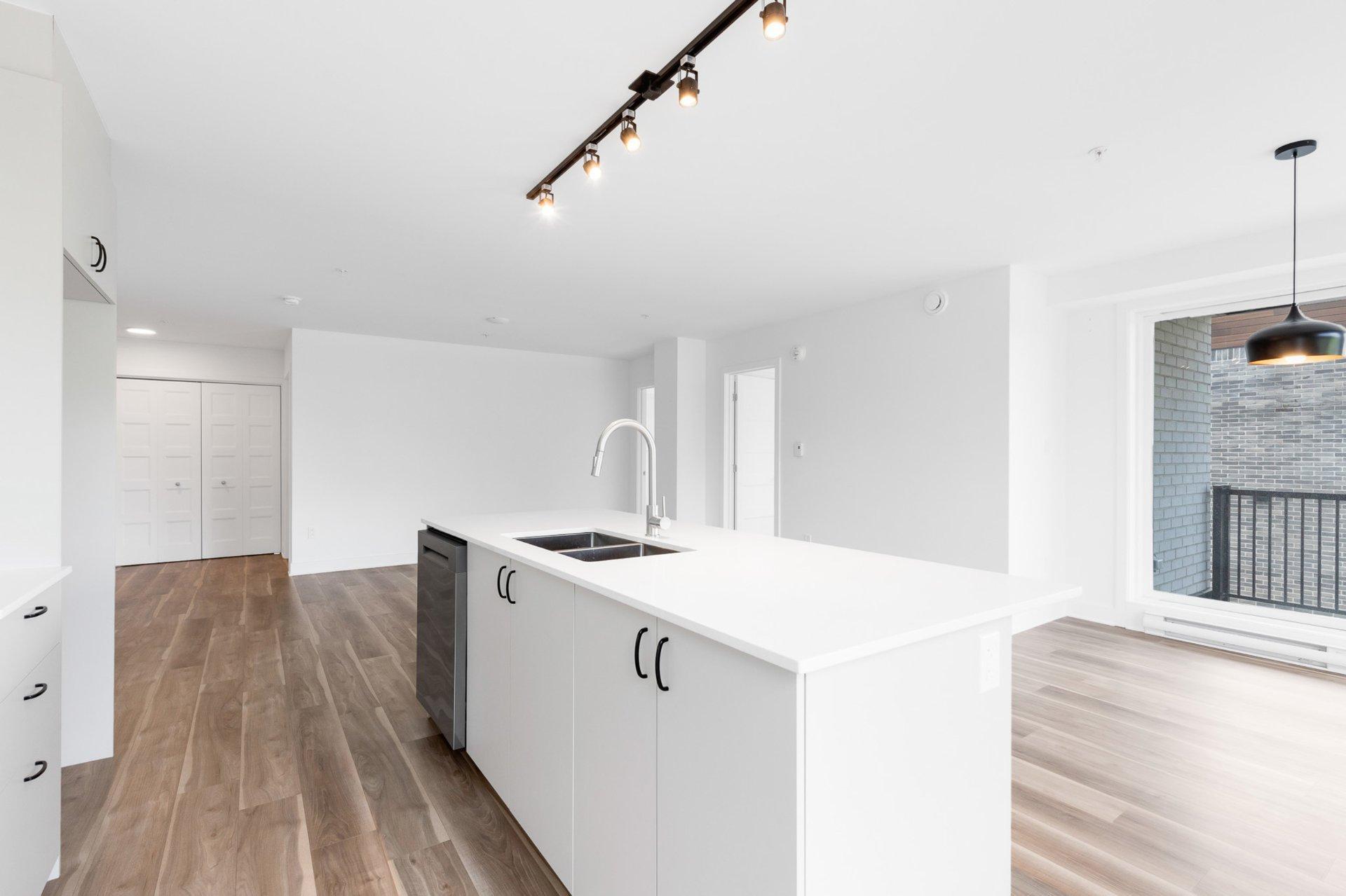 









140


Boul. St-Elzear O.

, 304,
Laval (Vimont),




QC
H7M1E8


