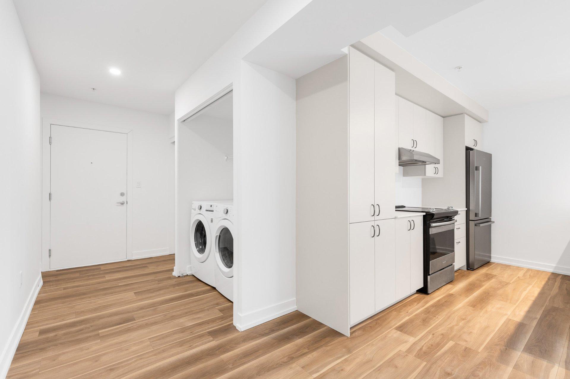 









140


Boul. St-Elzear O.

, 203,
Laval (Vimont),




QC
H7M1E3

