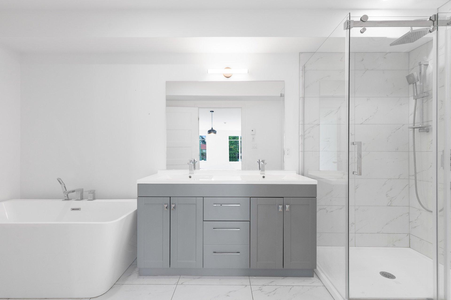 









140


Boul. St-Elzear O.

, 203,
Laval (Vimont),




QC
H7M1E3

