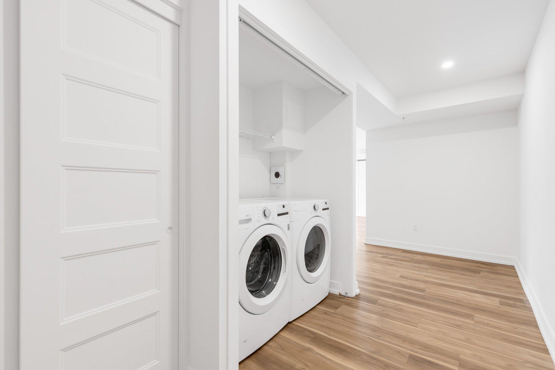 









120


Boul. St-Elzear O.

, 208,
Laval (Vimont),




QC
H7M2A8

