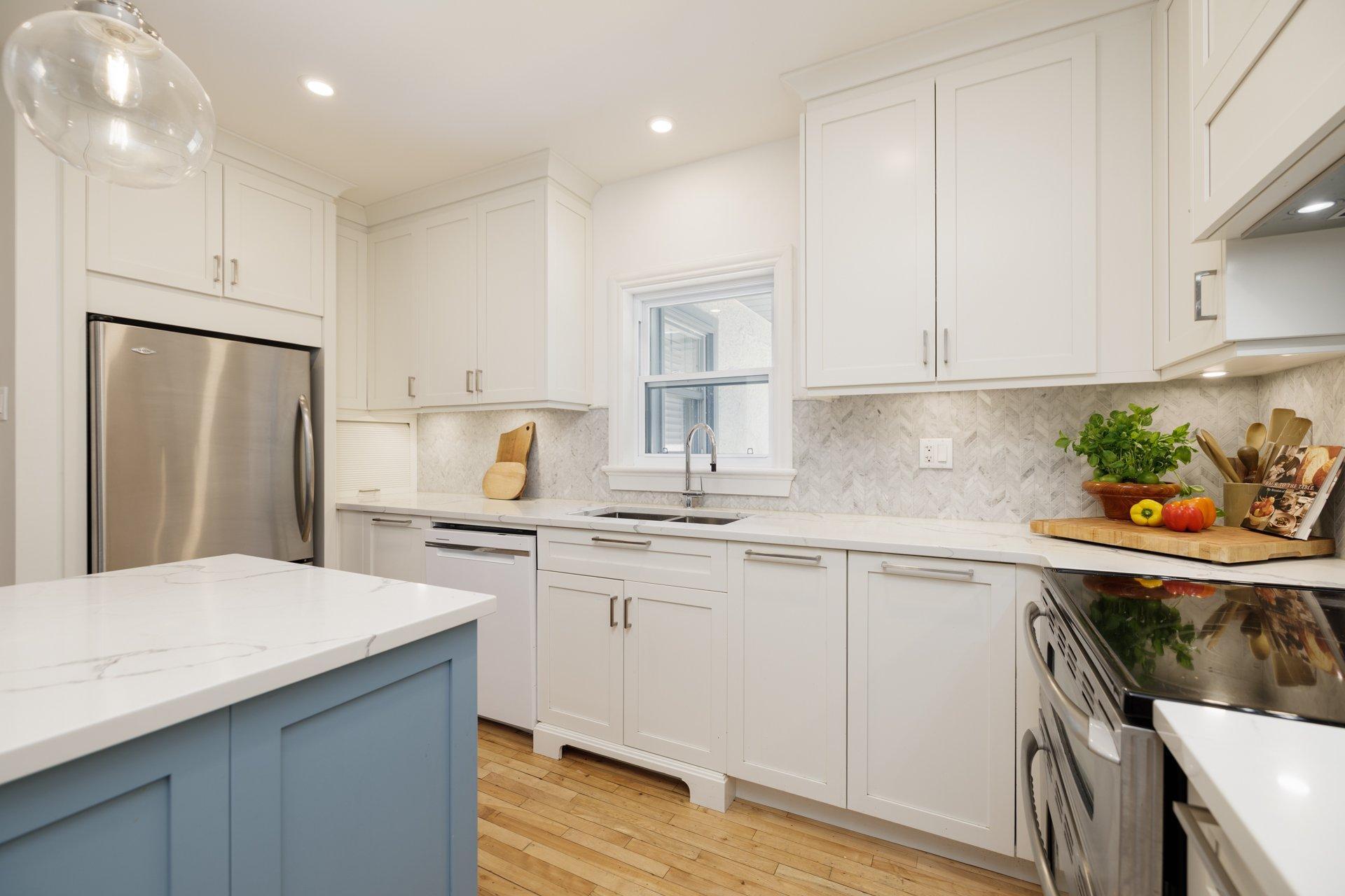 









29


Av. Brunet

,
Pointe-Claire,




QC
H9S4T4

