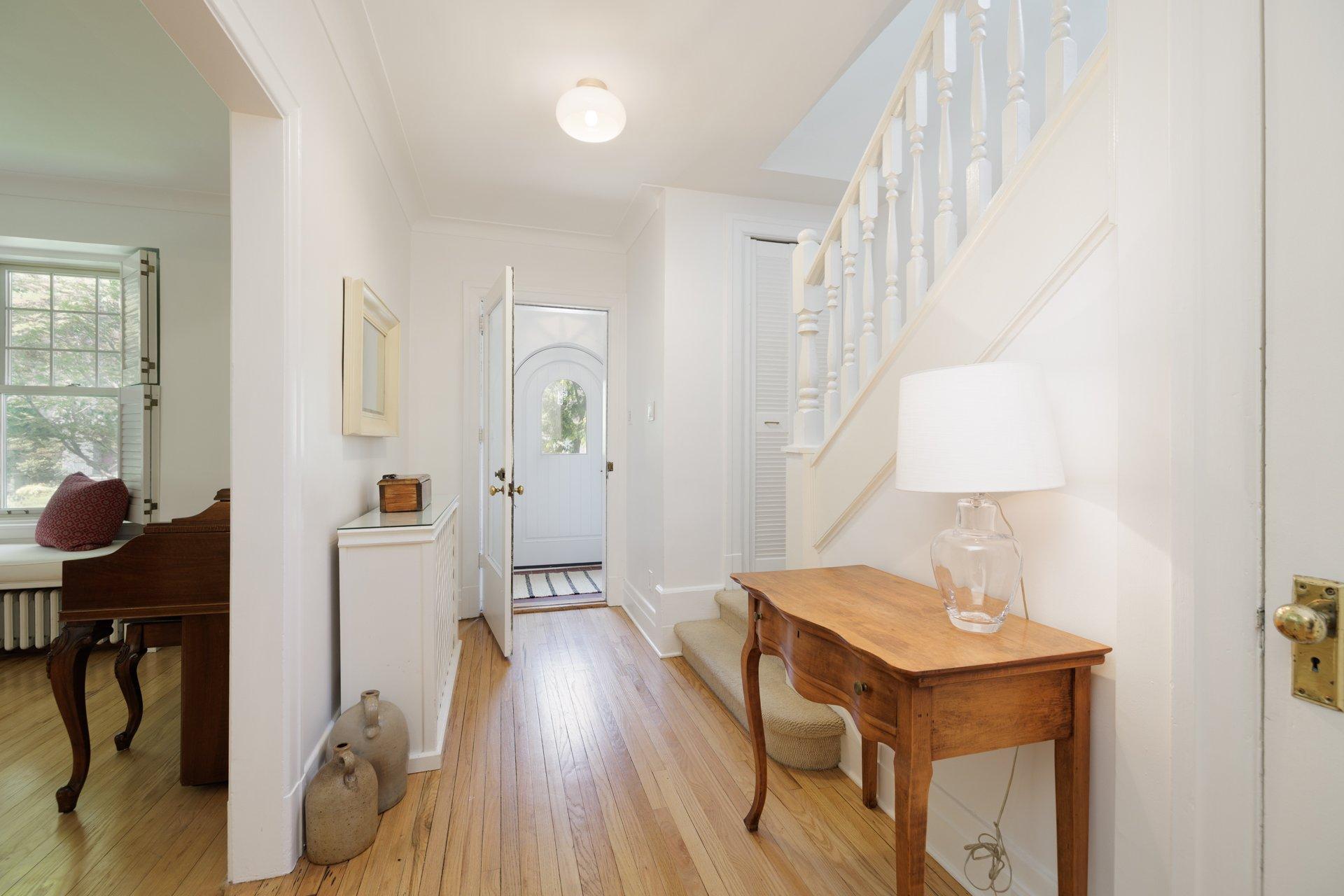 









29


Av. Brunet

,
Pointe-Claire,




QC
H9S4T4

