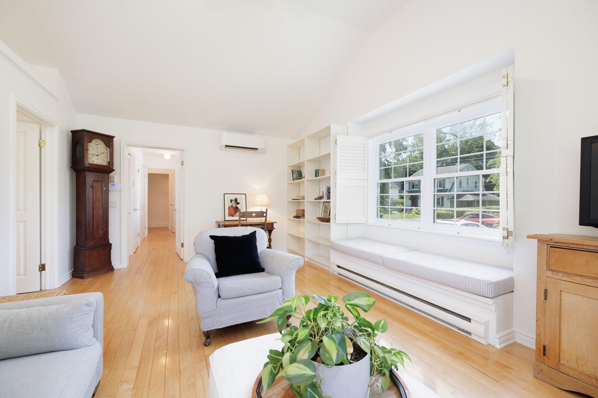 









29


Av. Brunet

,
Pointe-Claire,




QC
H9S4T4

