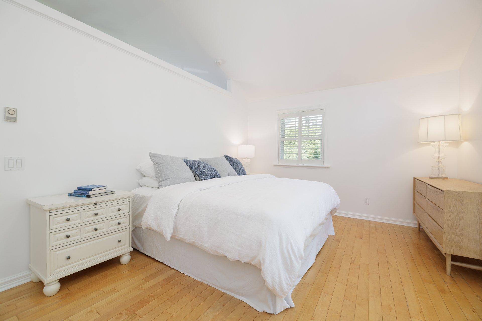 









29


Av. Brunet

,
Pointe-Claire,




QC
H9S4T4

