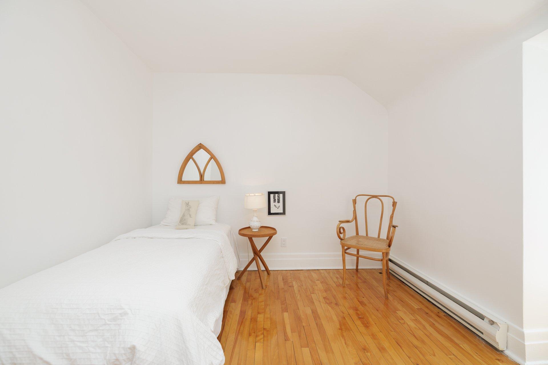 









29


Av. Brunet

,
Pointe-Claire,




QC
H9S4T4


