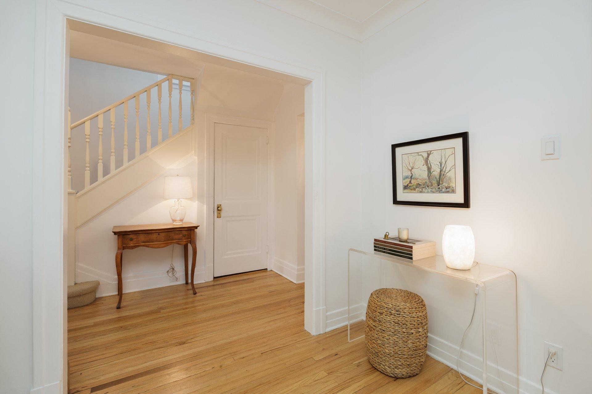 









29


Av. Brunet

,
Pointe-Claire,




QC
H9S4T4

