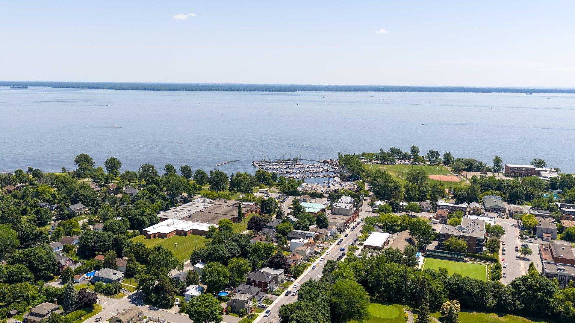









29


Av. Brunet

,
Pointe-Claire,




QC
H9S4T4

