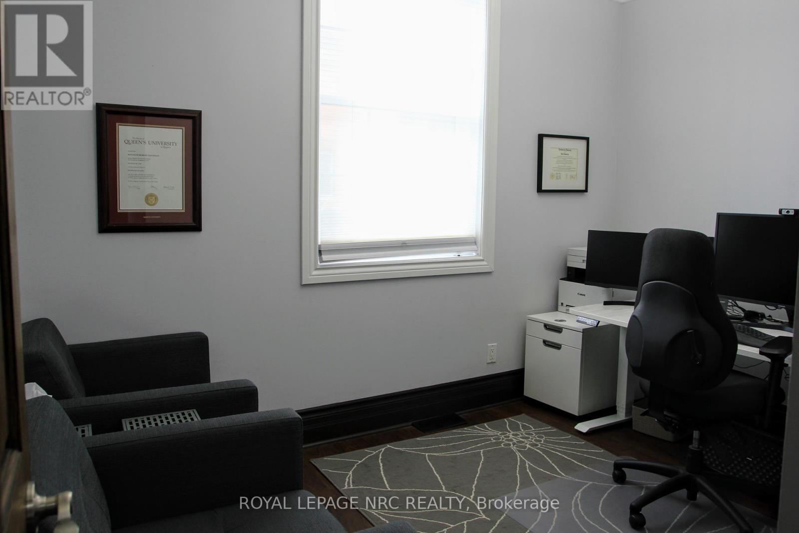 












19 COURT STREET

,
St. Catharines (Downtown),




Ontario
L2R4R5

