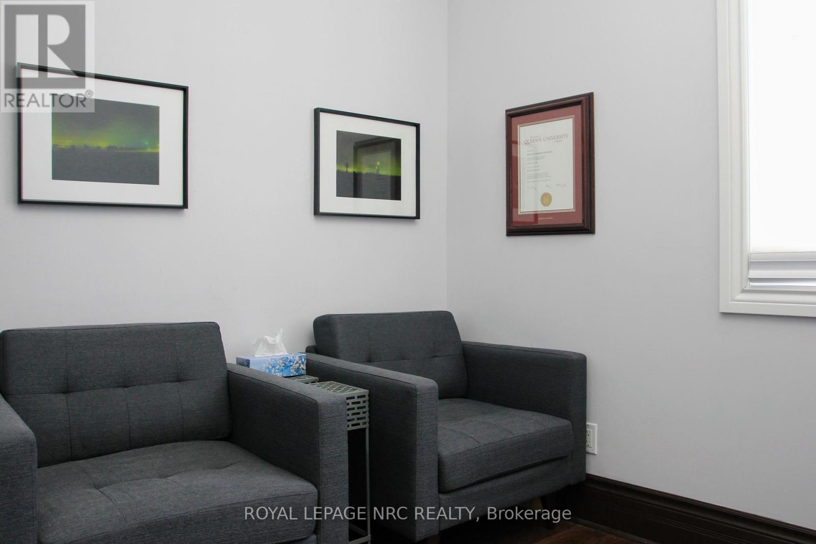 












19 COURT STREET

,
St. Catharines (Downtown),




Ontario
L2R4R5

