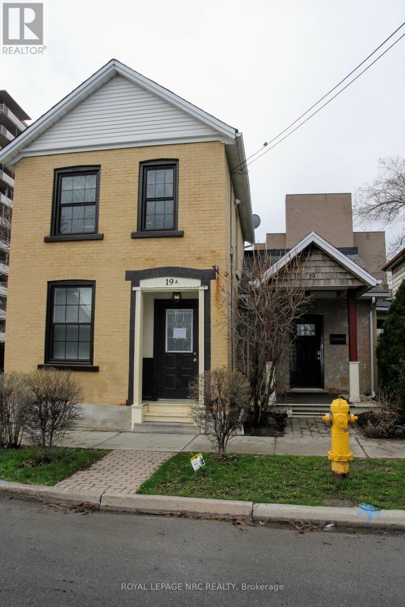 












19 COURT STREET

,
St. Catharines (Downtown),




Ontario
L2R4R5

