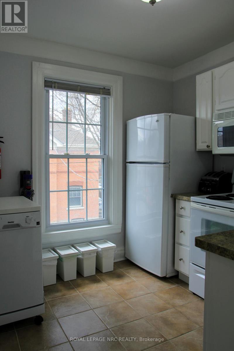 












19 COURT STREET

,
St. Catharines (Downtown),




Ontario
L2R4R5

