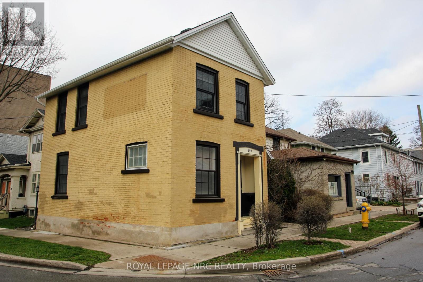 












19 COURT STREET

,
St. Catharines (Downtown),




Ontario
L2R4R5

