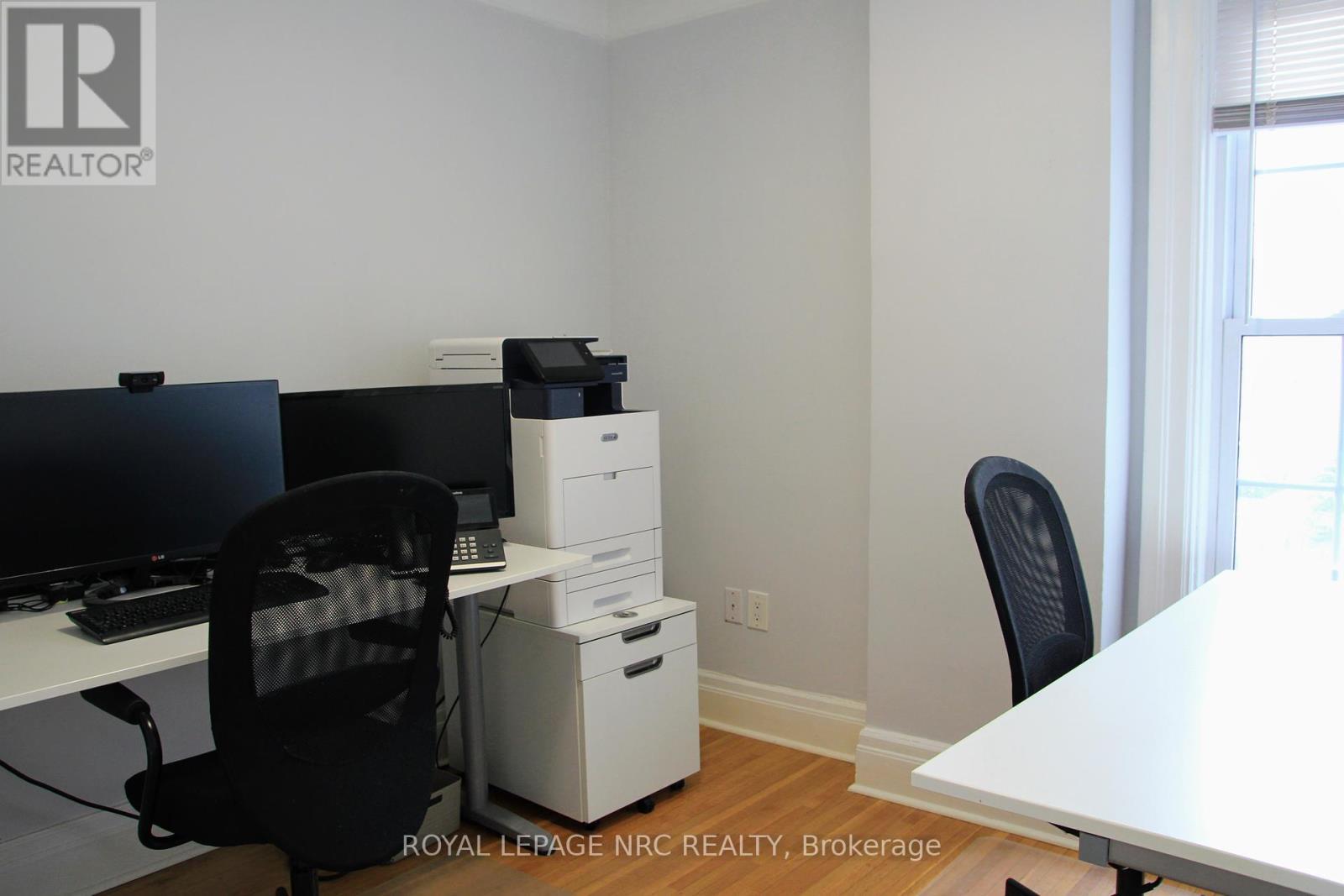 












19 COURT STREET

,
St. Catharines (Downtown),




Ontario
L2R4R5

