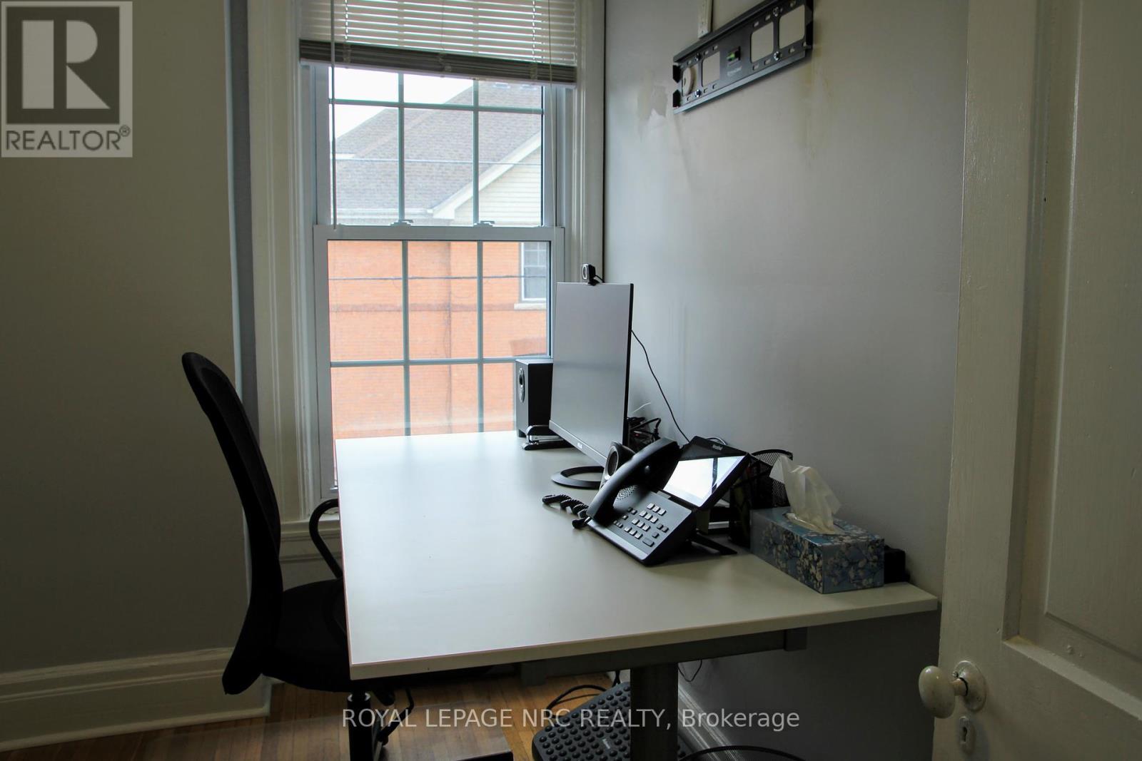 












19 COURT STREET

,
St. Catharines (Downtown),




Ontario
L2R4R5

