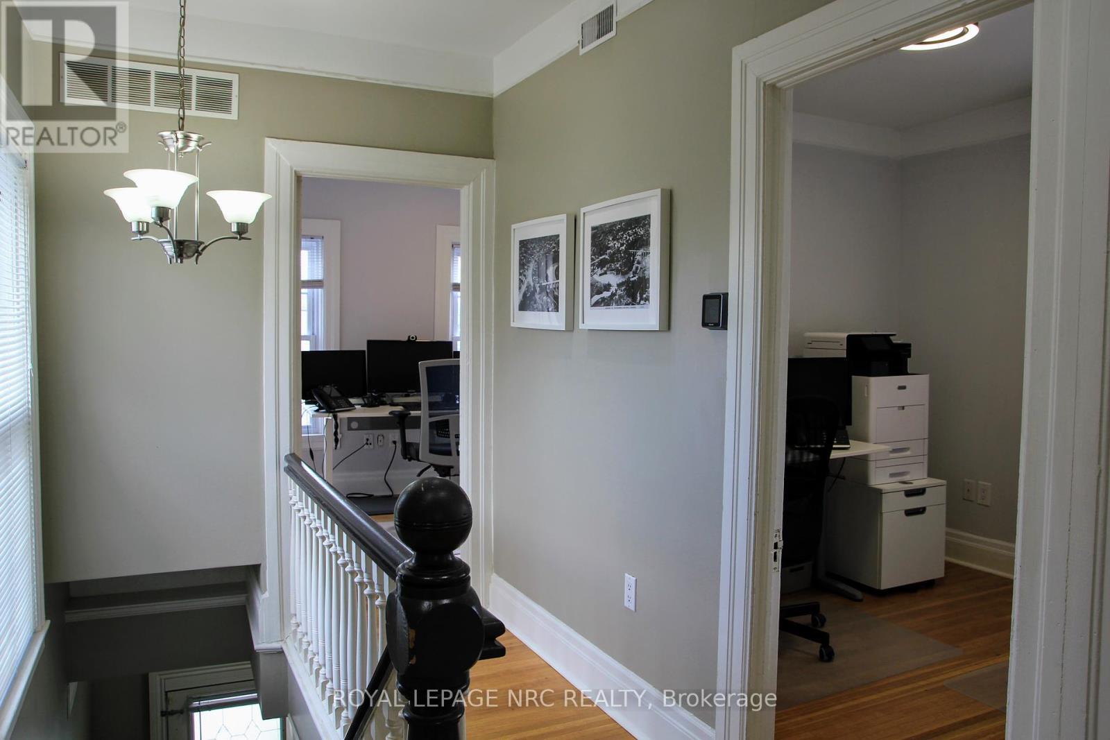 












19 COURT STREET

,
St. Catharines (Downtown),




Ontario
L2R4R5

