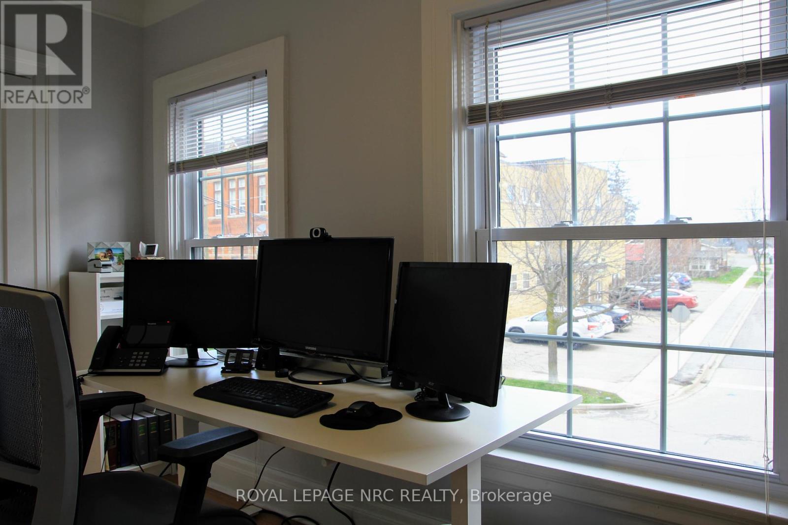 












19 COURT STREET

,
St. Catharines (Downtown),




Ontario
L2R4R5

