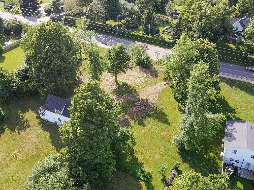 












43 Keppoch Road

,
Stratford,







PE
C1B 2S9

