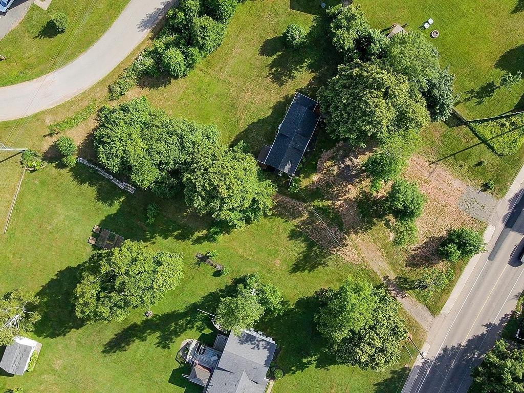 












43 Keppoch Road

,
Stratford,







PE
C1B 2S9

