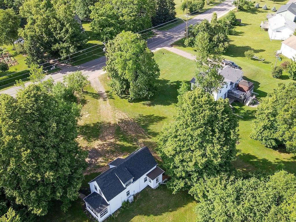 












43 Keppoch Road

,
Stratford,







PE
C1B 2S9

