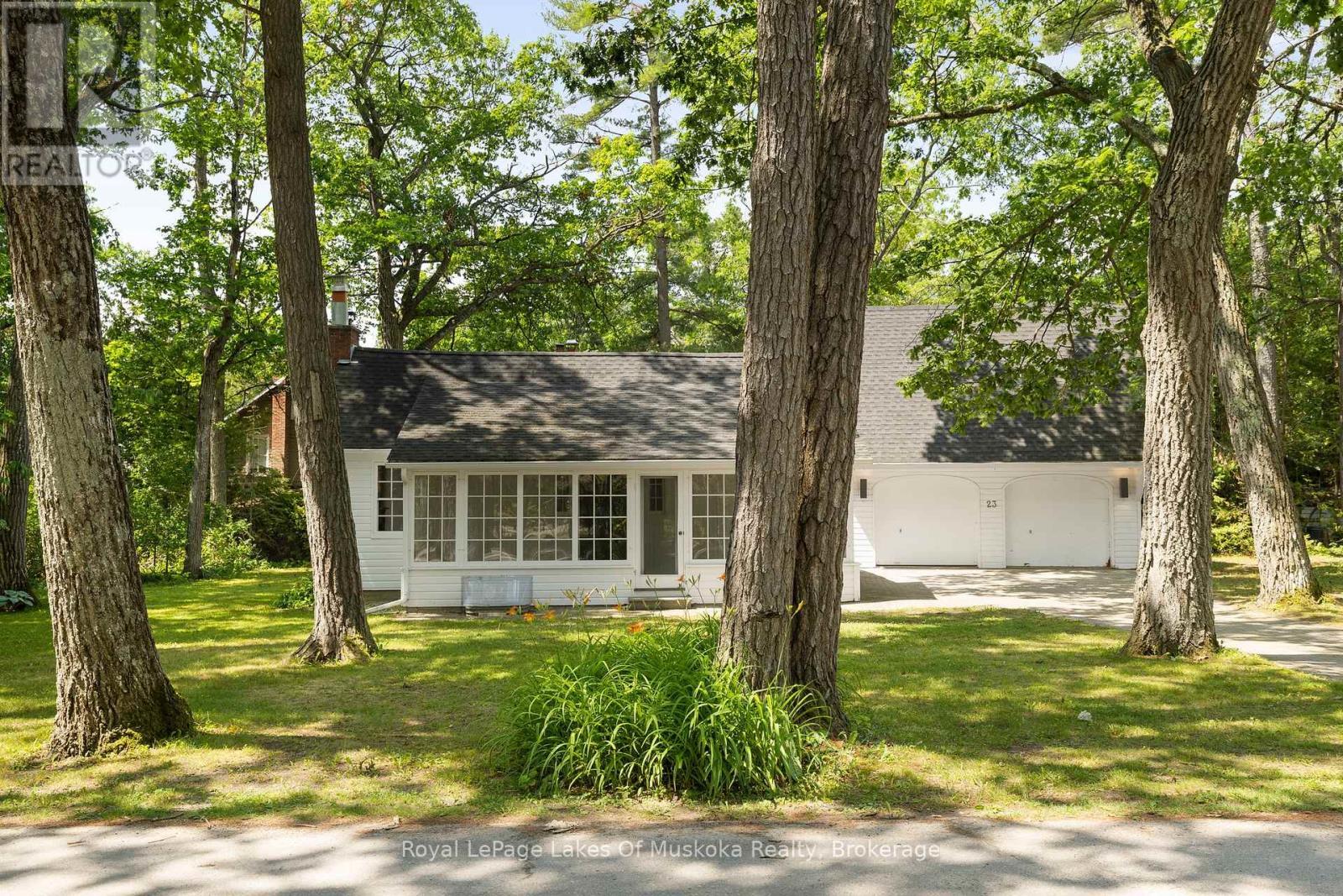 












23 FIRST STREET

,
Kawartha Lakes (Fenelon),




Ontario
K0M1N0


