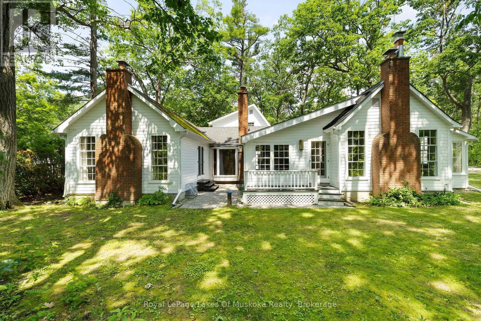 












23 FIRST STREET

,
Kawartha Lakes (Fenelon),




Ontario
K0M1N0

