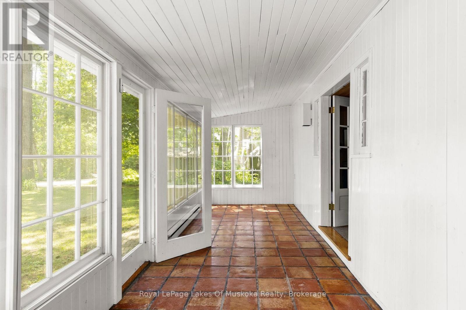 












23 FIRST STREET

,
Kawartha Lakes (Fenelon),




Ontario
K0M1N0

