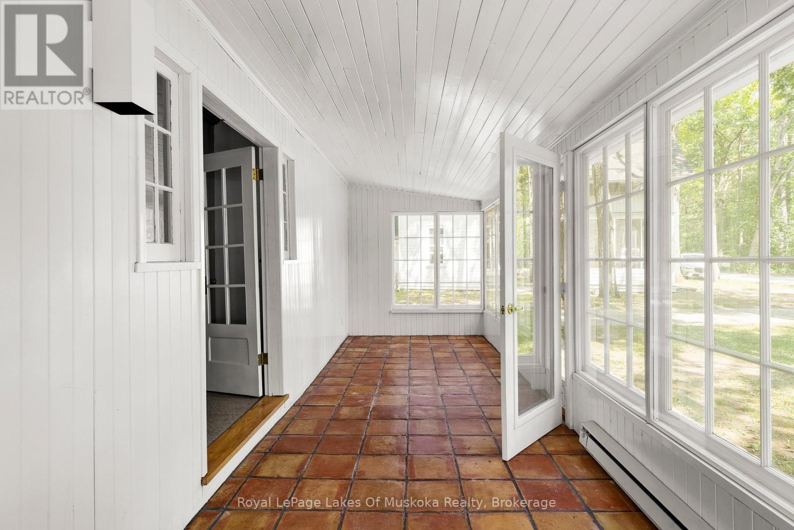 












23 FIRST STREET

,
Kawartha Lakes (Fenelon),




Ontario
K0M1N0

