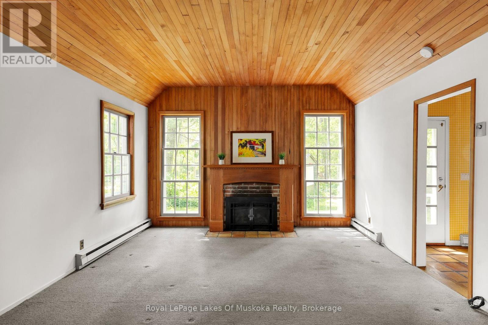 












23 FIRST STREET

,
Kawartha Lakes (Fenelon),




Ontario
K0M1N0

