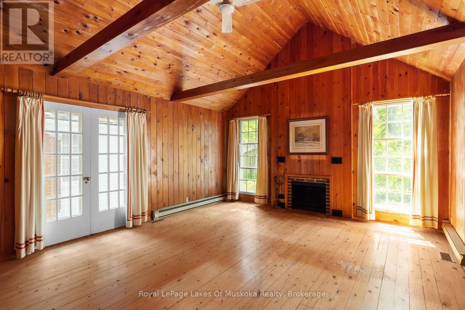 












23 FIRST STREET

,
Kawartha Lakes (Fenelon),




Ontario
K0M1N0


