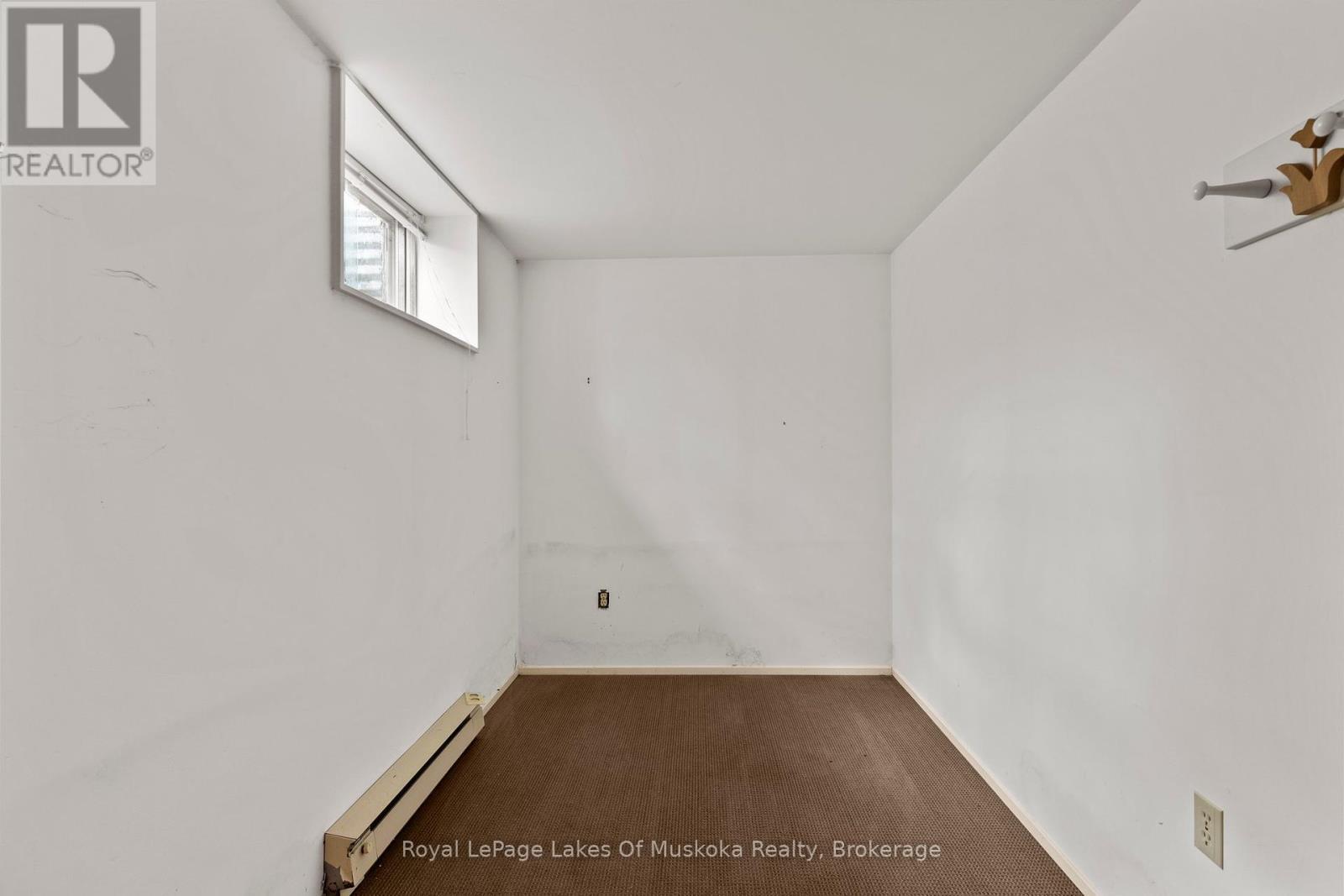 












23 FIRST STREET

,
Kawartha Lakes (Fenelon),




Ontario
K0M1N0


