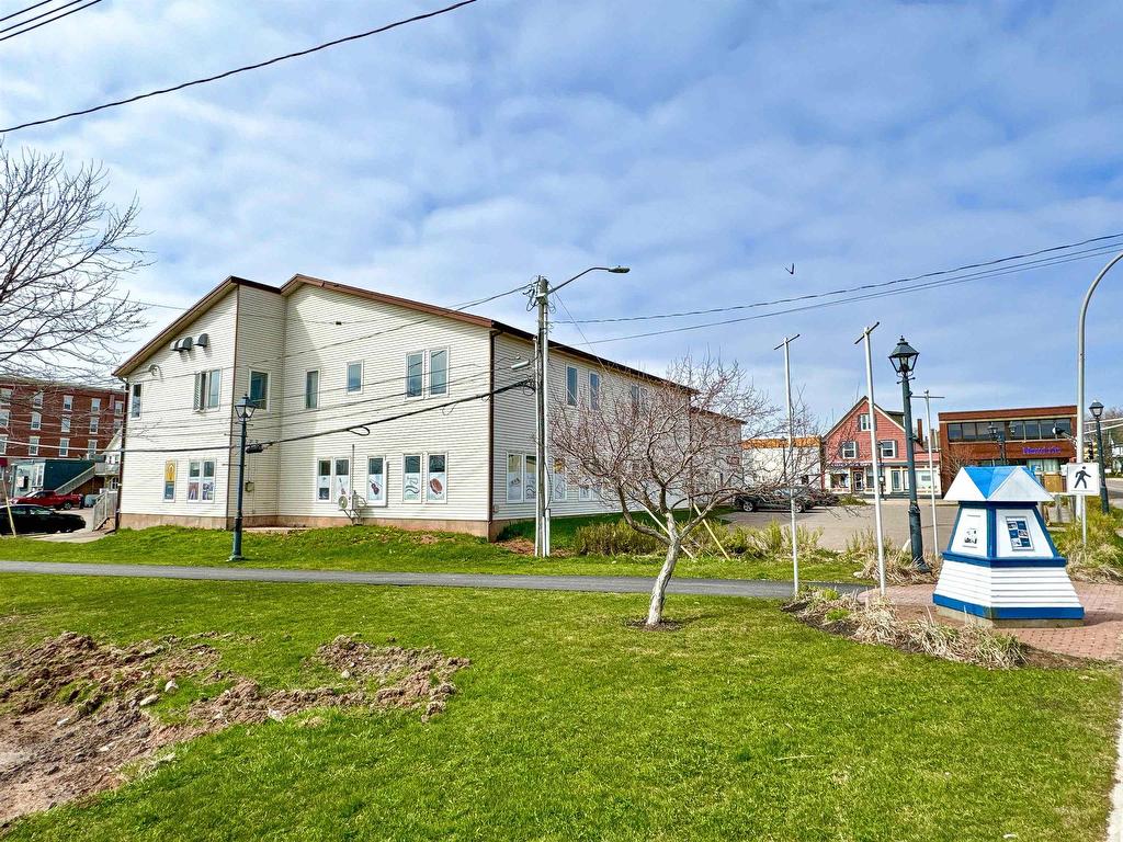 












210-216 Water Street

,
Summerside,




PE
C1N 1B3

