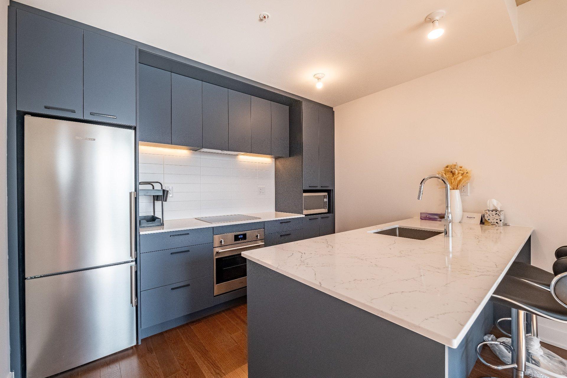 









1150


Boul. René-Lévesque E.

, 823,
Montréal (Ville-Marie),




QC
H2L0J6

