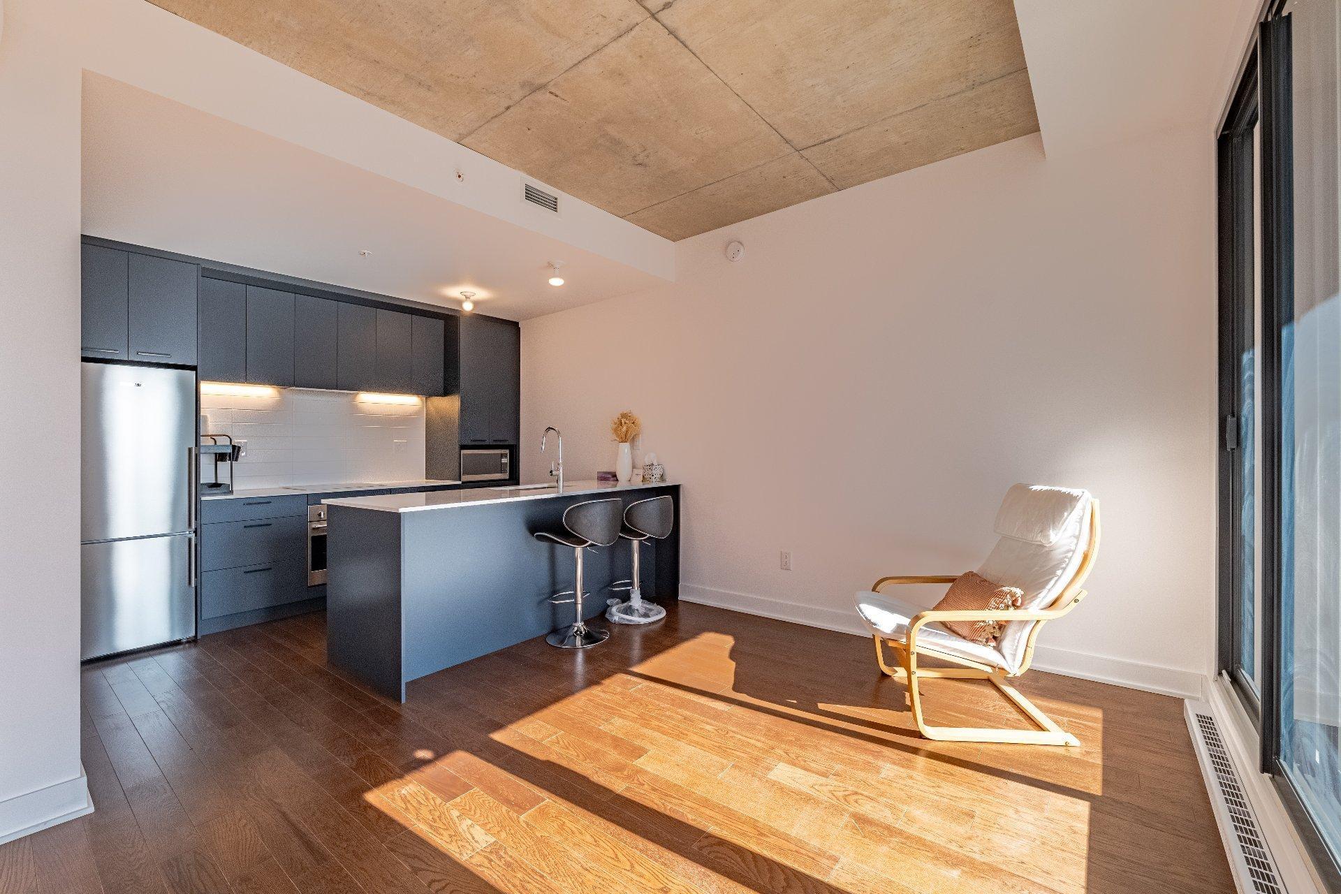 









1150


Boul. René-Lévesque E.

, 823,
Montréal (Ville-Marie),




QC
H2L0J6

