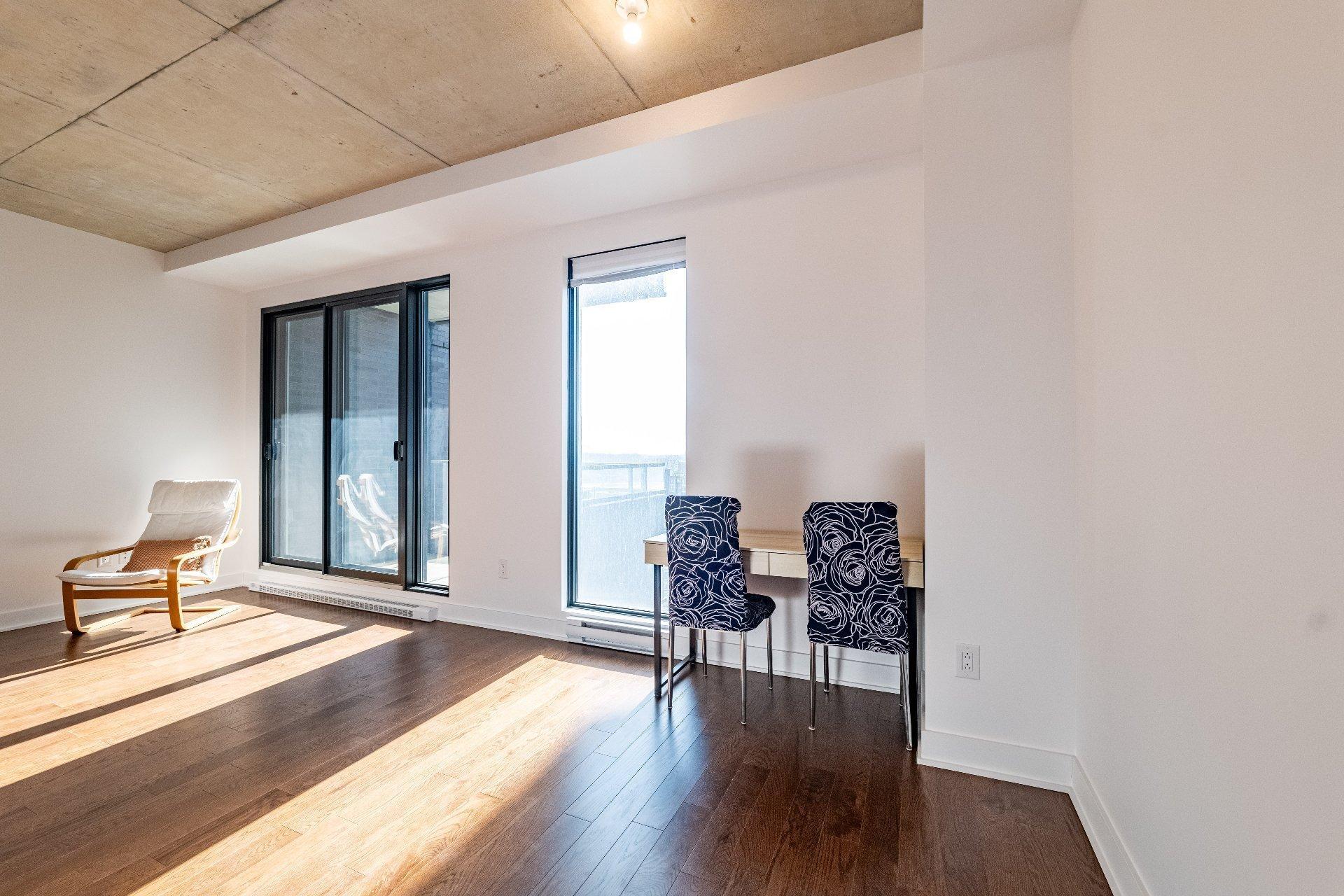 









1150


Boul. René-Lévesque E.

, 823,
Montréal (Ville-Marie),




QC
H2L0J6

