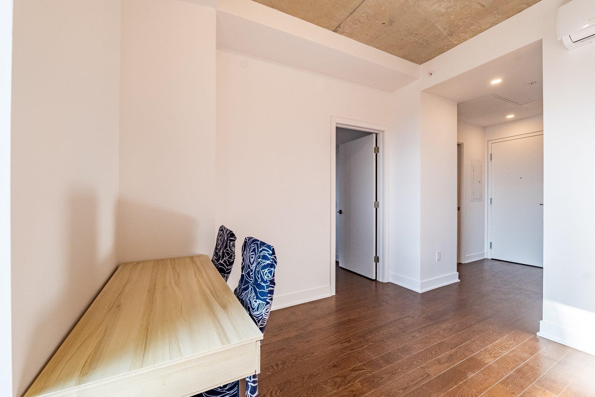 









1150


Boul. René-Lévesque E.

, 823,
Montréal (Ville-Marie),




QC
H2L0J6


