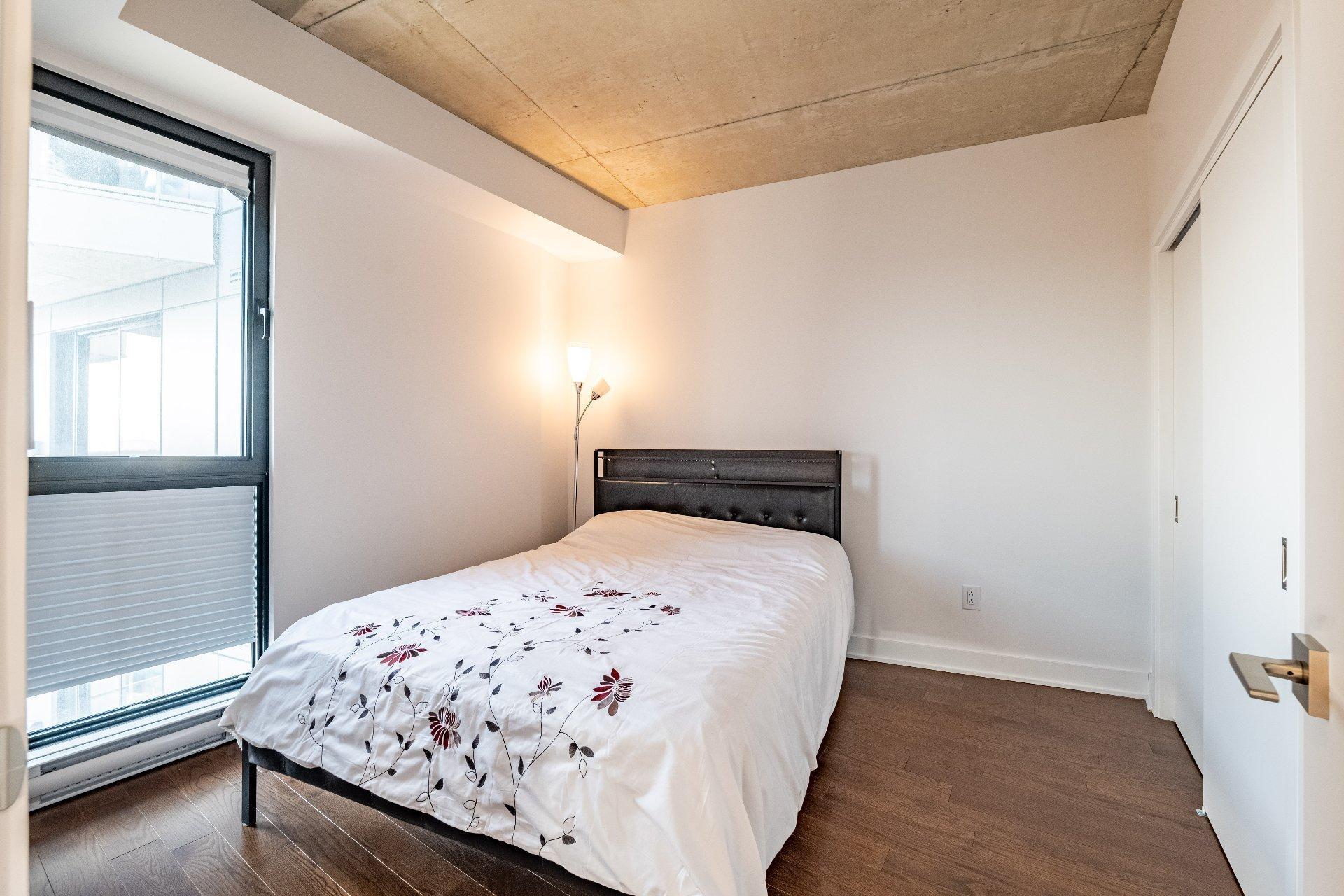 









1150


Boul. René-Lévesque E.

, 823,
Montréal (Ville-Marie),




QC
H2L0J6


