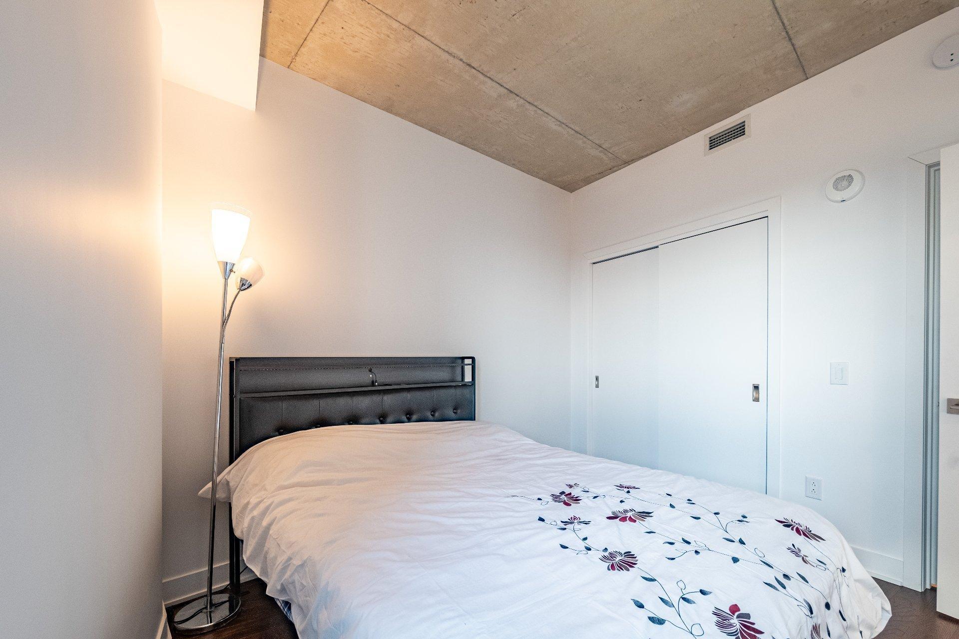 









1150


Boul. René-Lévesque E.

, 823,
Montréal (Ville-Marie),




QC
H2L0J6

