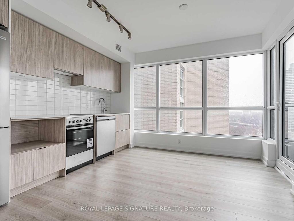









395


Bloor

Street East, 1411,
Toronto,




ON
M4W 0B4

