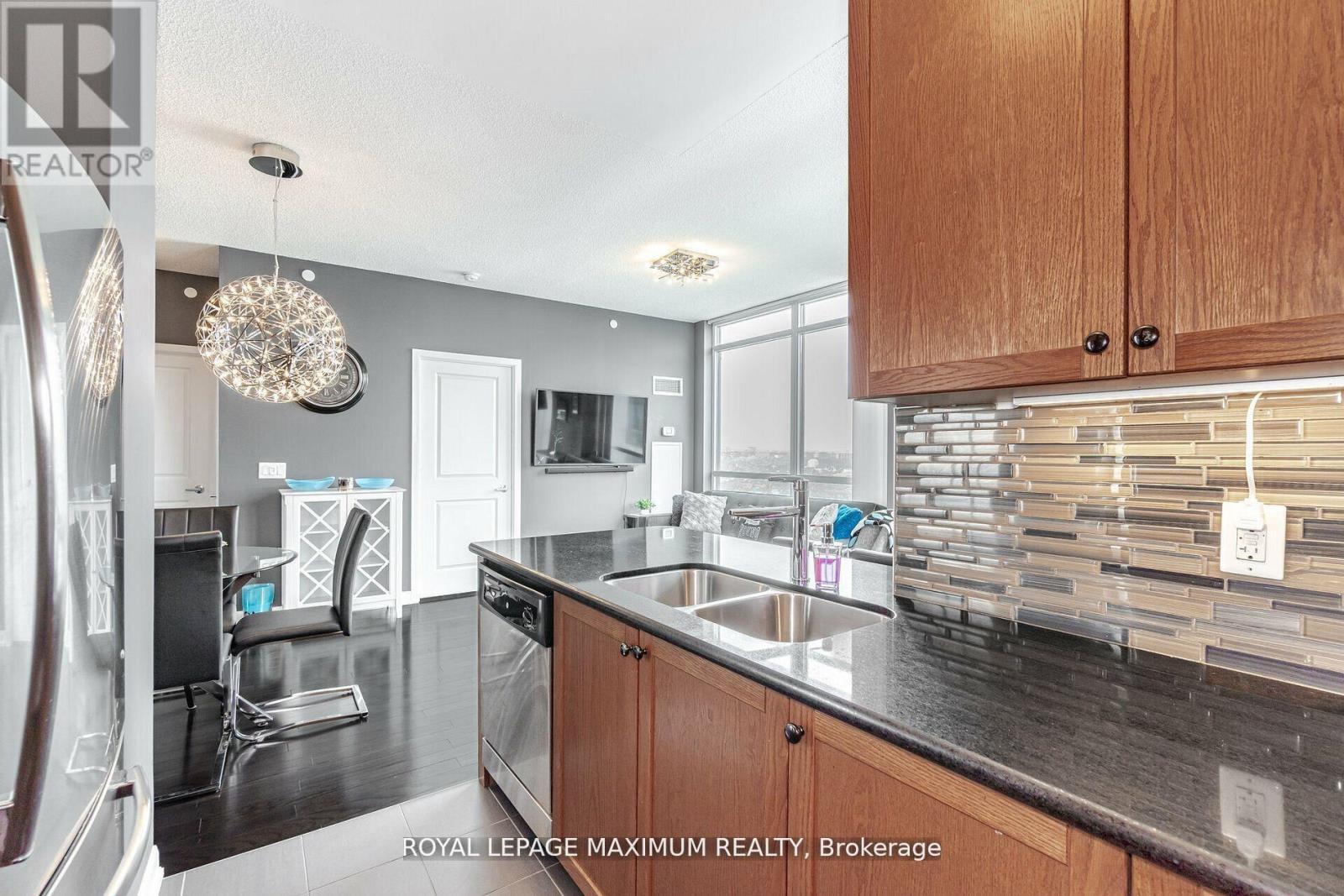 












2510 - 215 SHERWAY GARDENS ROAD

,
Toronto,




Ontario
M9C0A4

