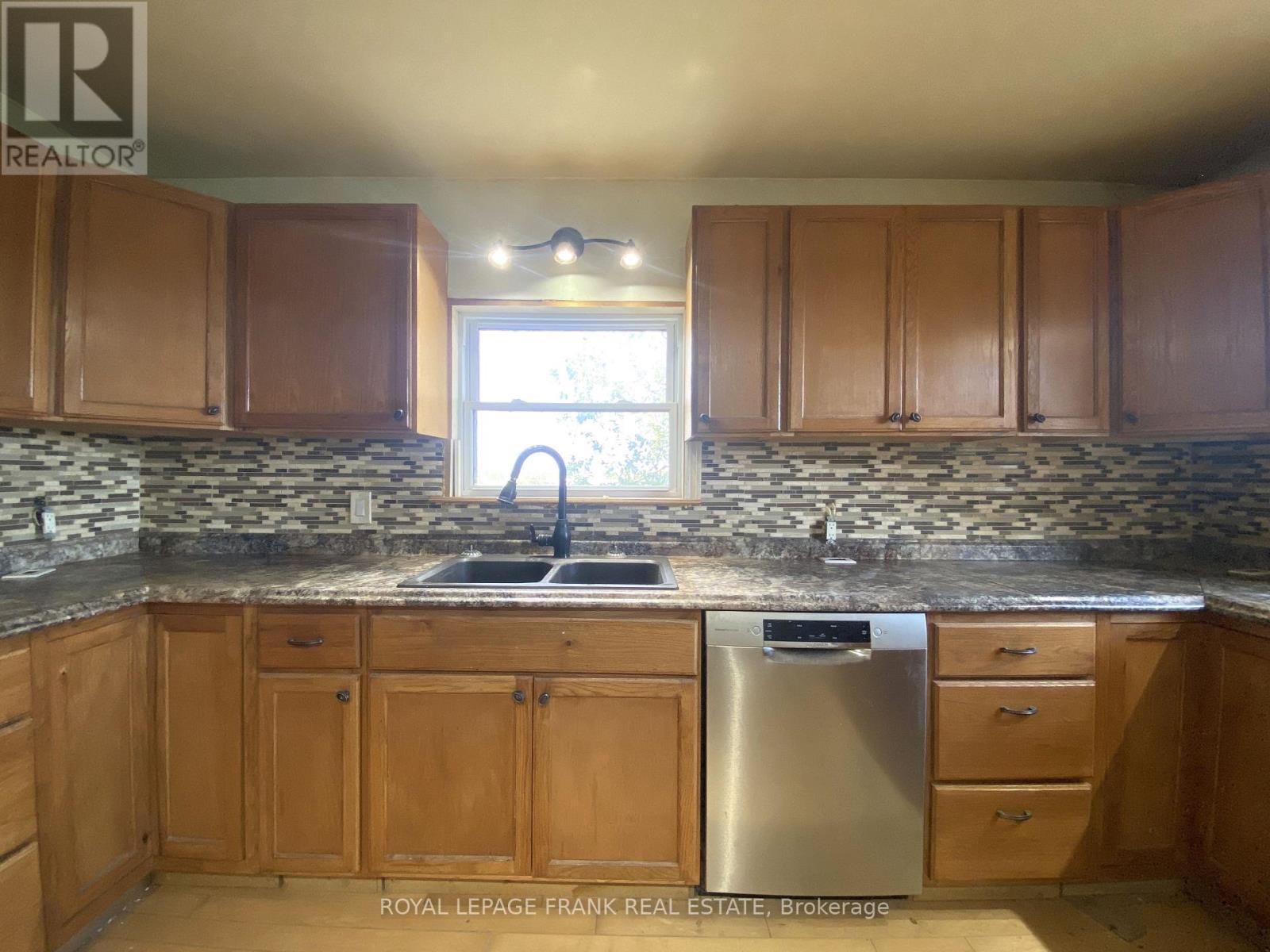 












2432 B COUNTY ROAD 8 S

,
Trent Hills,







Ontario
K7R3K7


